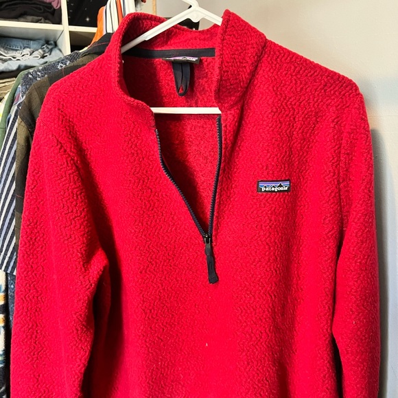 Red Patagonia sweater - Picture 4 of 4